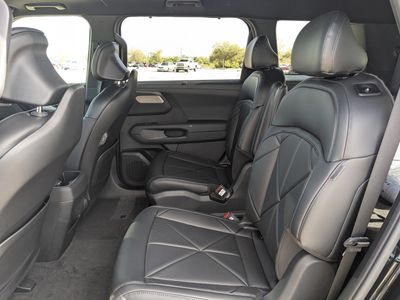 2027 Kia Telluride Hybrid - Photo 17