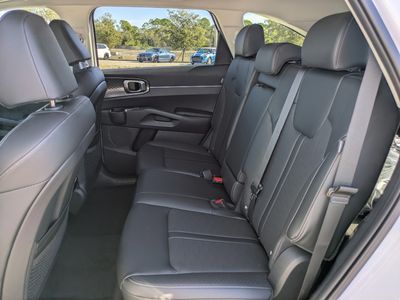 2026 Kia Sorento — photo 16 view