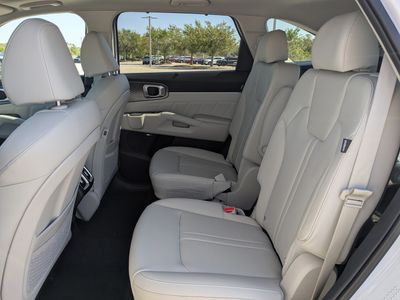 2026 Kia Sorento - Photo 17