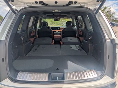 2027 Kia Telluride Hybrid - Photo 13