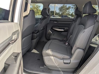 2026 Kia EV9 - Photo 17