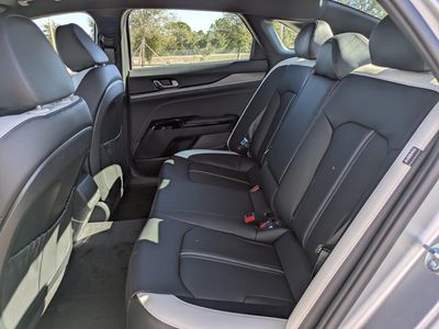 2026 Kia K5 — photo 14 view