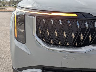 2026 Kia Carnival Hybrid — photo 10 view