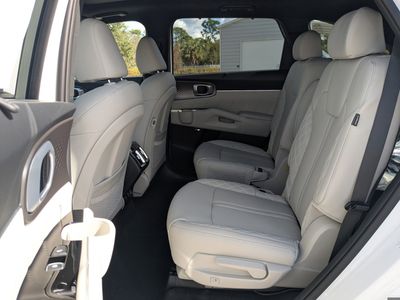2026 Kia Sorento Hybrid - Photo 18