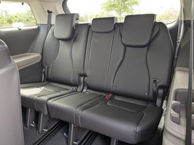 2026 Kia Carnival Hybrid — photo 17 view