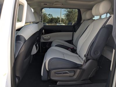 2026 Kia Carnival Hybrid - Photo 17