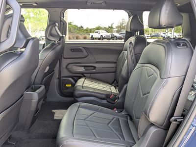 2027 Kia Telluride Hybrid - Photo 16