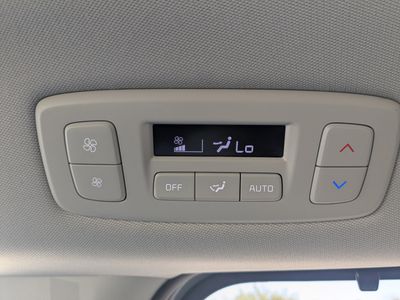 2026 Kia Carnival Hybrid - Photo 24
