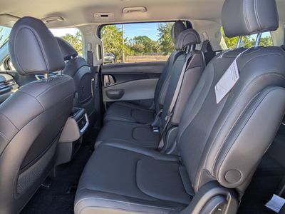 2026 Kia Carnival — photo 16 view