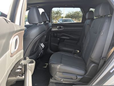 2026 Kia Sorento Hybrid - Photo 17