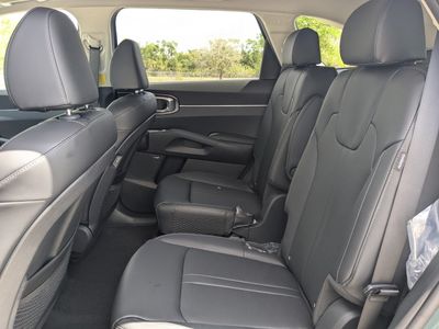 2026 Kia Sorento Hybrid - Photo 18