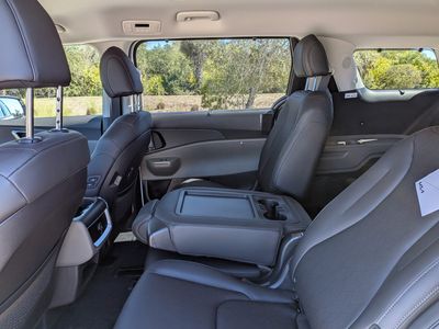 2026 Kia Carnival — photo 16 view