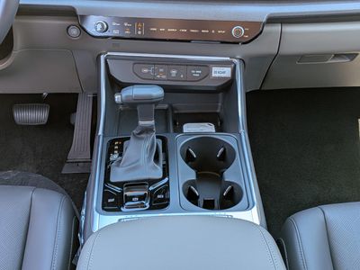 2026 Kia Carnival — photo 24 view