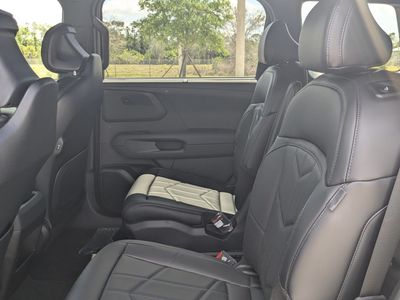 2027 Kia Telluride Hybrid - Photo 19