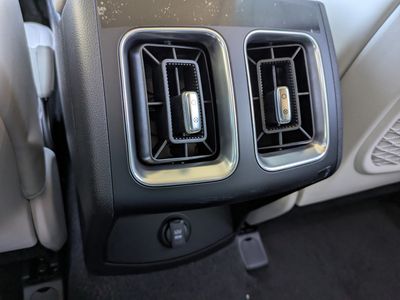 2026 Kia Sorento — photo 18 view