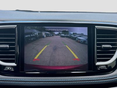 2021 Chrysler Pacifica - Photo 11