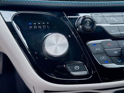 2021 Chrysler Pacifica - Photo 13