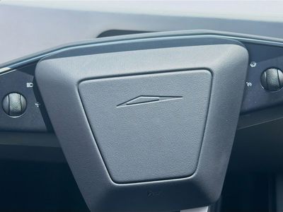 2024 Tesla Cybertruck - Photo 9