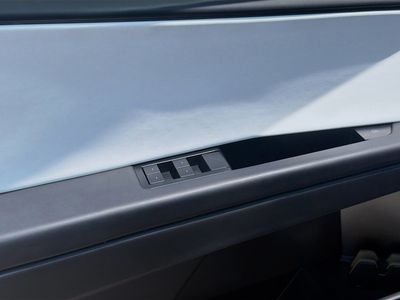 2024 Tesla Cybertruck - Photo 15
