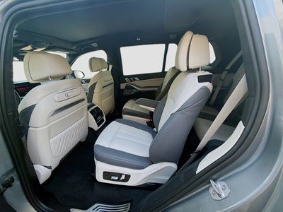 2025 BMW X7 - Photo 21