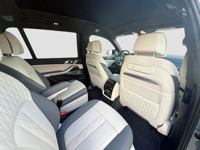2025 BMW X7 - Photo 27