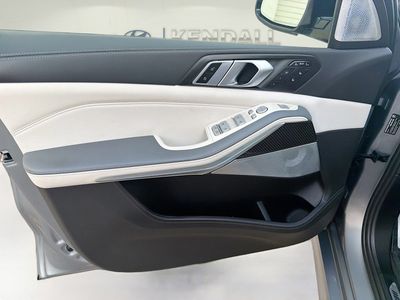 2025 BMW X7 - Photo 17