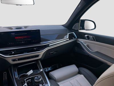 2025 BMW X7 - Photo 19