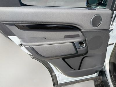 2023 Land Rover Discovery - Photo 23