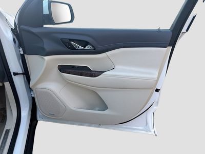 2023 GMC Acadia - Photo 33