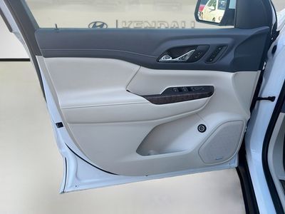 2023 GMC Acadia - Photo 18