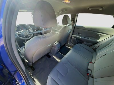 2025 Hyundai Elantra - Photo 21