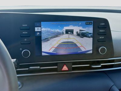 2025 Hyundai Elantra - Photo 11