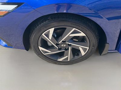2025 Hyundai Elantra - Photo 33