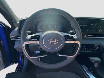 2025 Hyundai Elantra - Photo 8