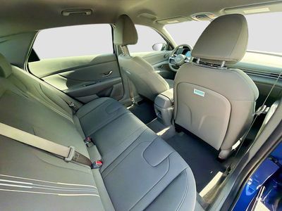 2025 Hyundai Elantra - Photo 26