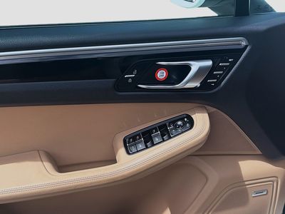 2021 Porsche Macan - Photo 14