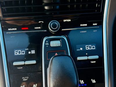 2020 Porsche Panamera - Photo 12