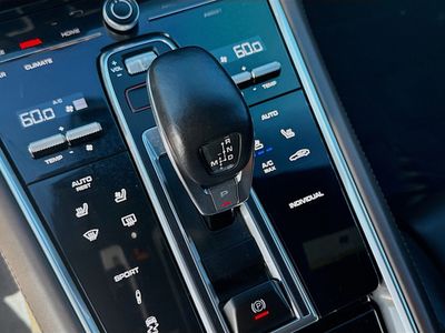2020 Porsche Panamera - Photo 13