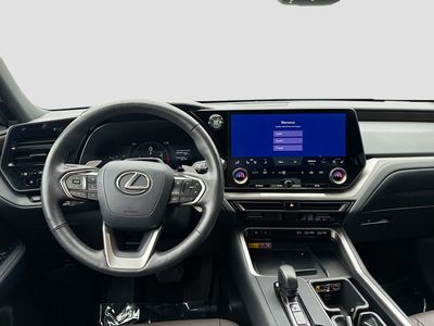 2025 Lexus TX - Photo 18