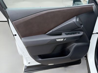 2025 Lexus TX - Photo 17