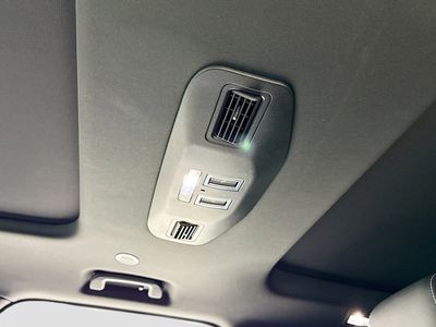 2023 Land Rover Discovery - Photo 27