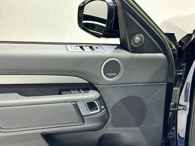 2023 Land Rover Discovery - Photo 18