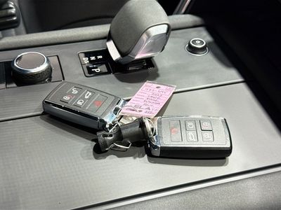 2023 Land Rover Discovery - Photo 37