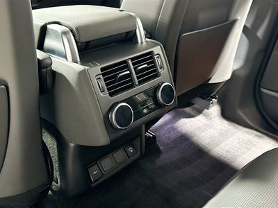 2023 Land Rover Discovery - Photo 28
