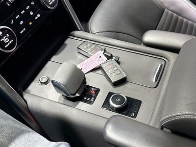 2023 Land Rover Discovery - Photo 17