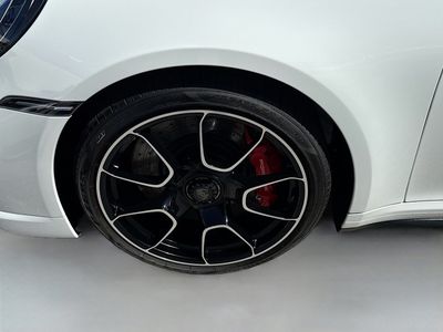 2025 Porsche 911 - Photo 31