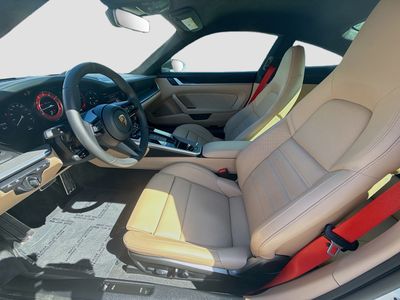 2025 Porsche 911 - Photo 16
