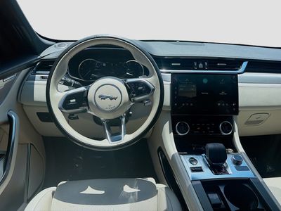 2022 Jaguar F-PACE - Photo 18