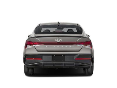 2025 Hyundai Elantra - Photo 8