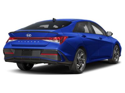 2025 Hyundai Elantra - Photo 2